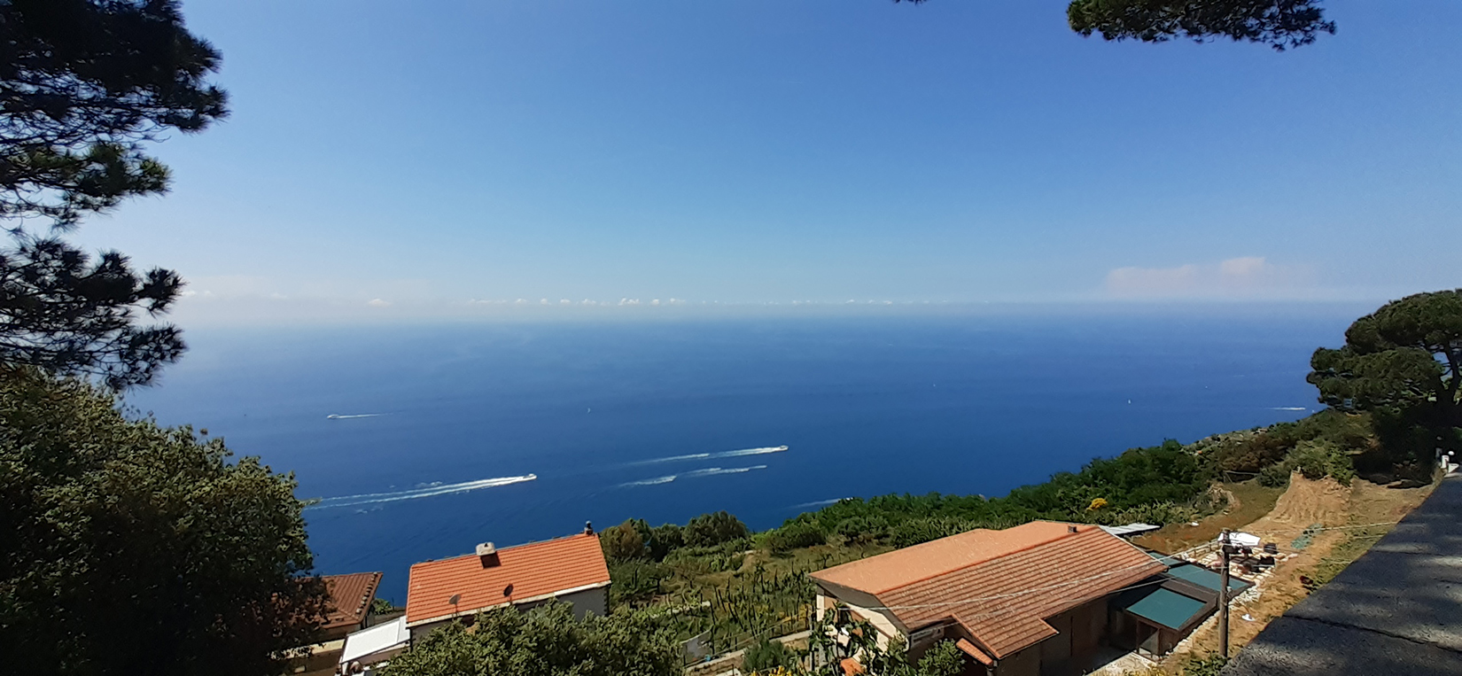 Vista dal borgo di Campiglia